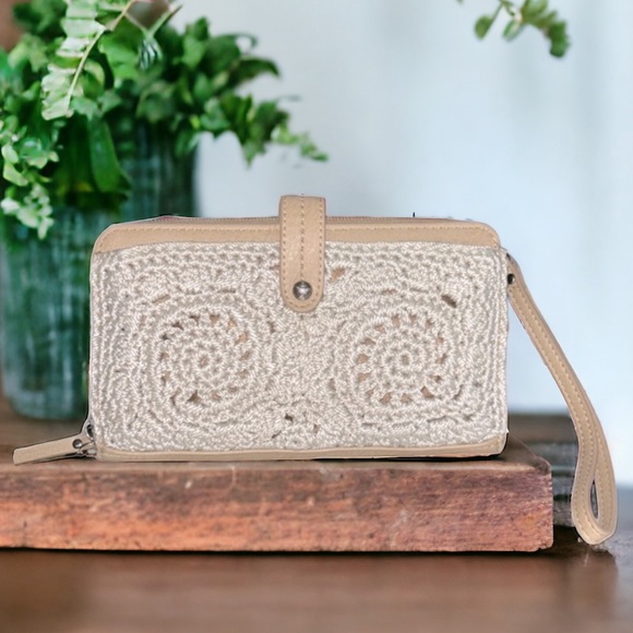 The Sak Iris Crochet Phone Pocket Wristlet - Picture 4 of 4